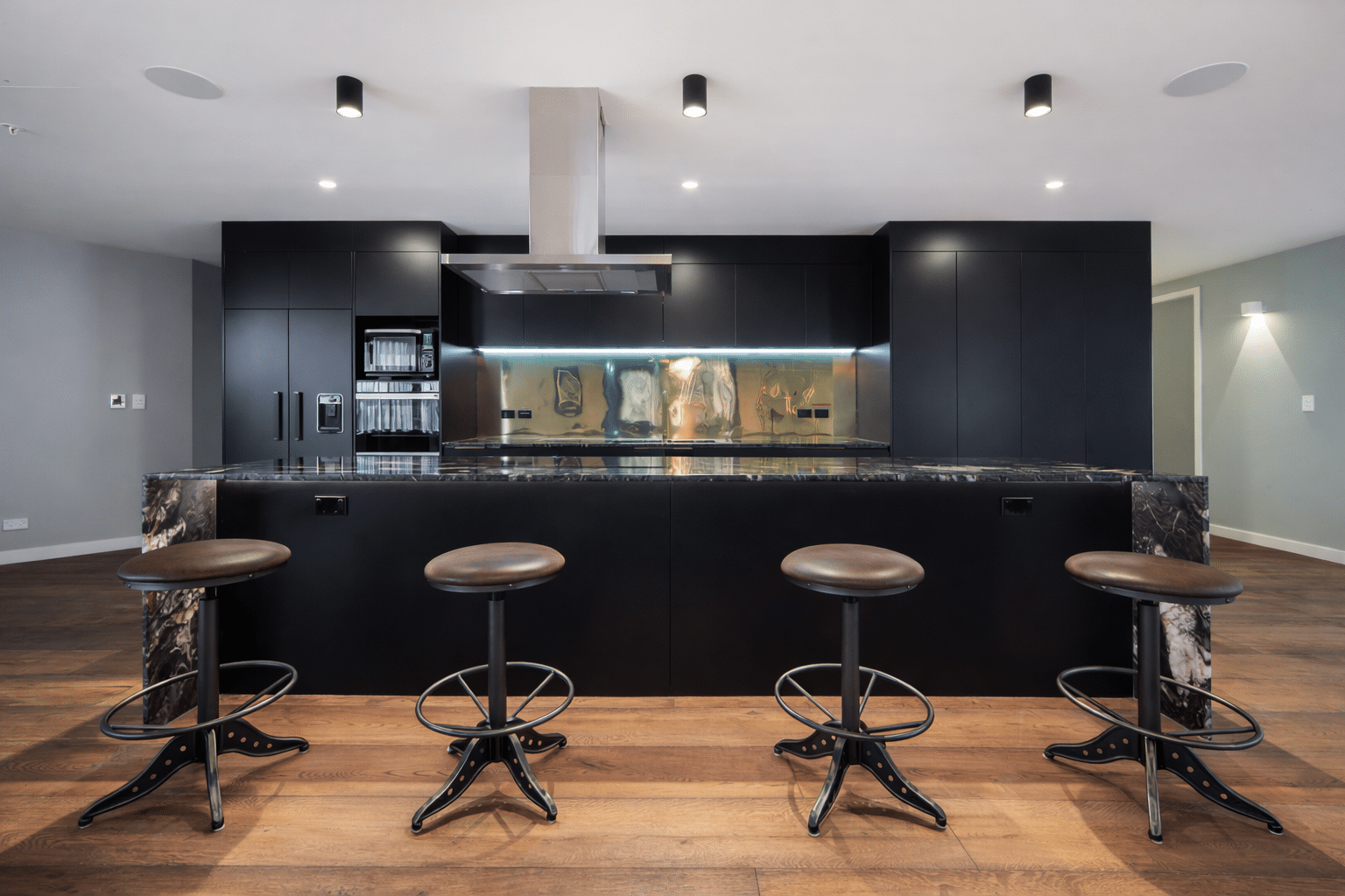 edf84de5-0eeb-4ba0-94e0-cba2d6dd5175